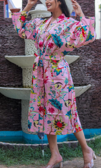 Indulge in comfort and style with our premium 100% organic cotton kimono-inspired dressing gown. Soft to the touch and designed for effortless